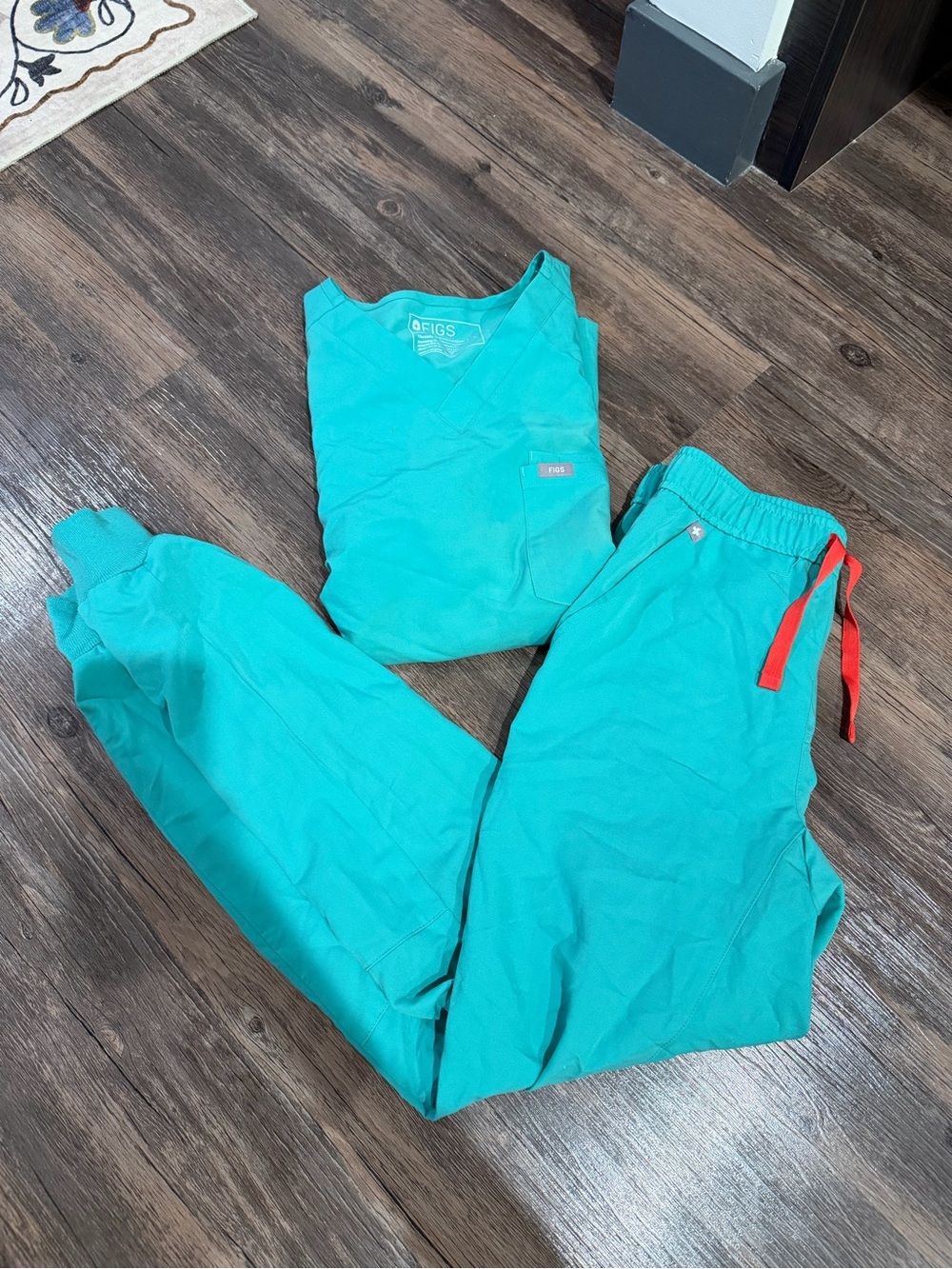 Figs Men Teal Scrub Top & Track Pants with Red Drawstring